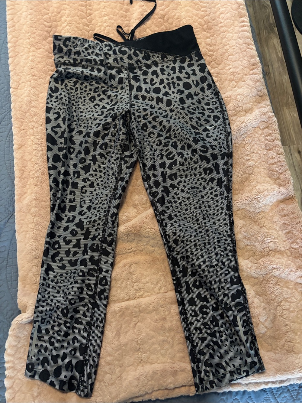 Nike Black & Grey Leopard Print Leggings